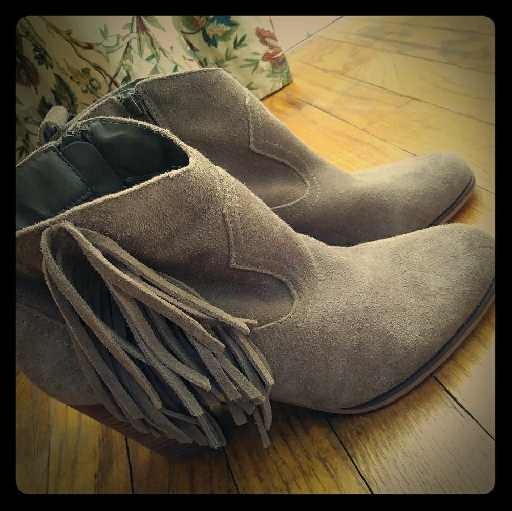 ✨NEW✨ Steve Madden Fringe Boots👢